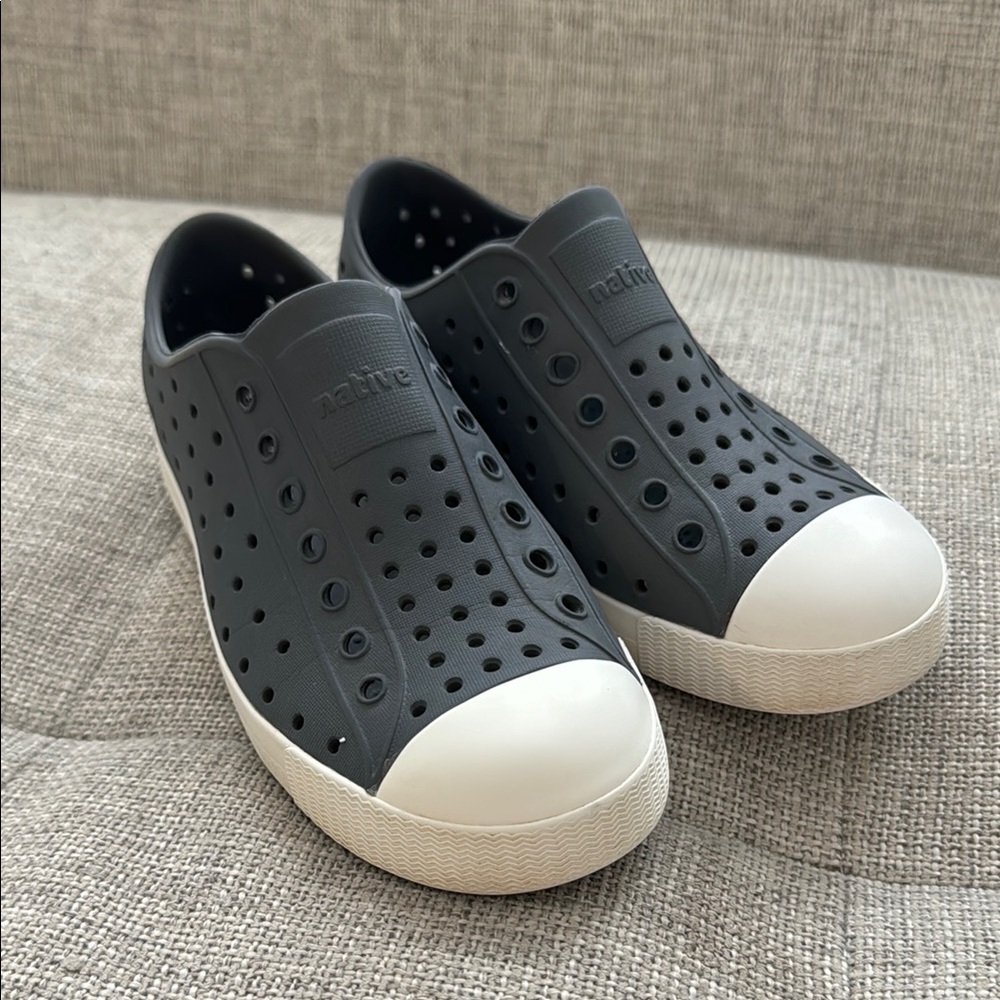 Native Pigeon Grey Jefferson Shoes